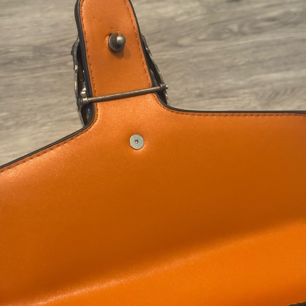 Bee and Roses GD Pattern Crossbody
Shoulder Bag - Picture 4 of 8
